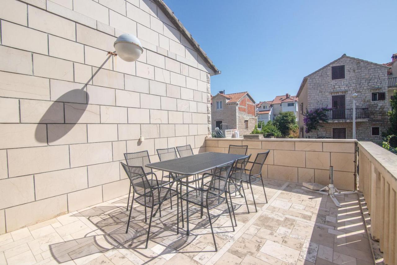 Apartment Jerka Supetar Exterior photo