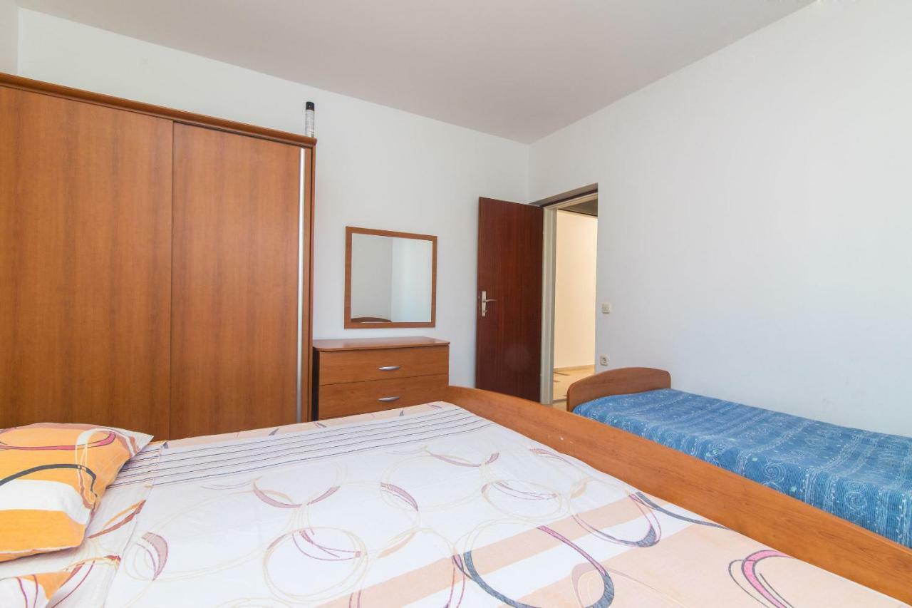 Apartment Jerka Supetar Exterior photo