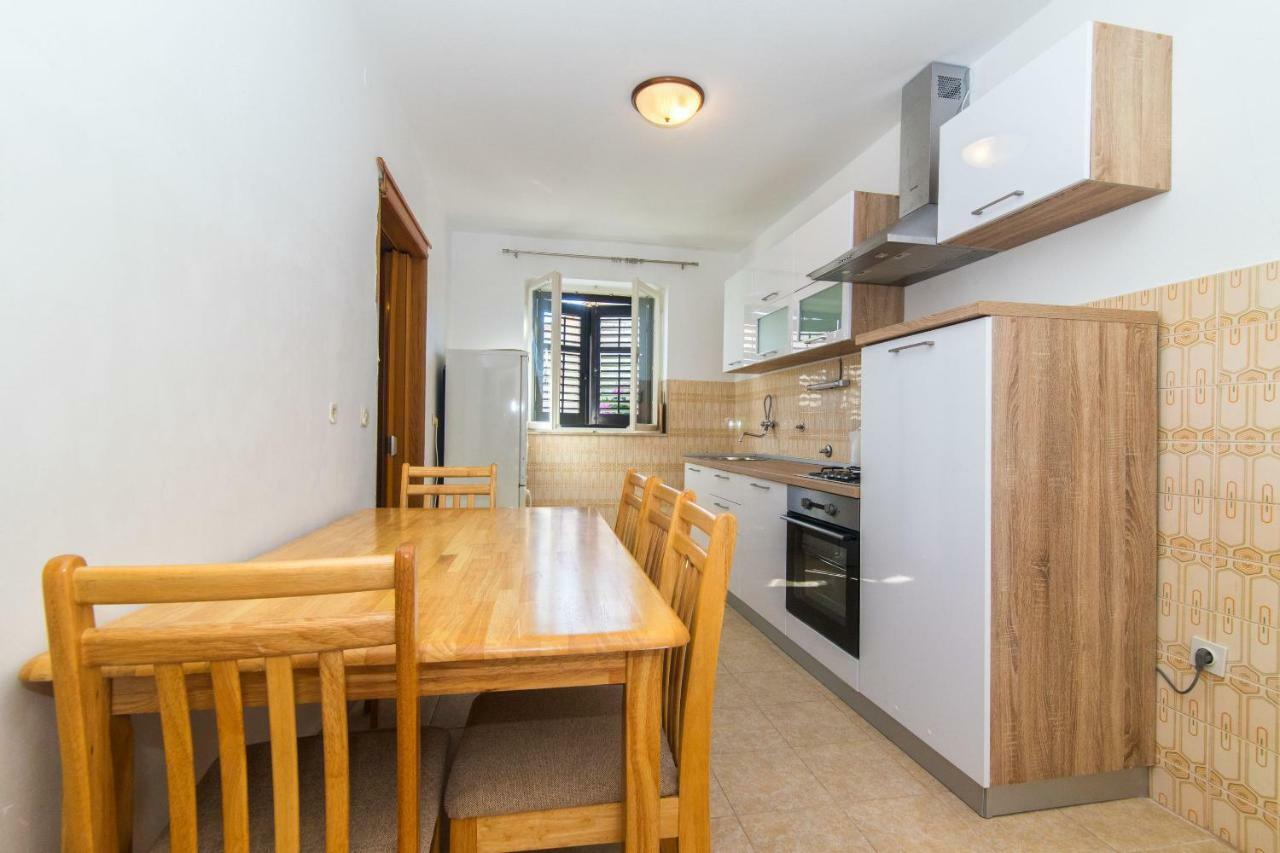 Apartment Jerka Supetar Exterior photo