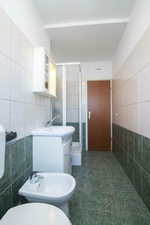 Apartment Jerka Supetar Exterior photo